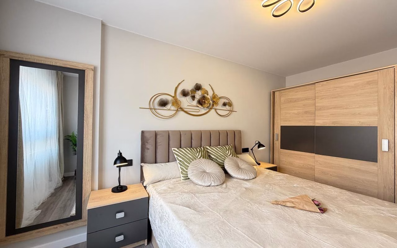 WV2590_2 Bedrooms Completely renovated Apartment on the 1st Floor with Lift and Terrace, 400m to the Beach_TORREVIEJA | White Villas in Spain WhiteVillasInSpain38 3