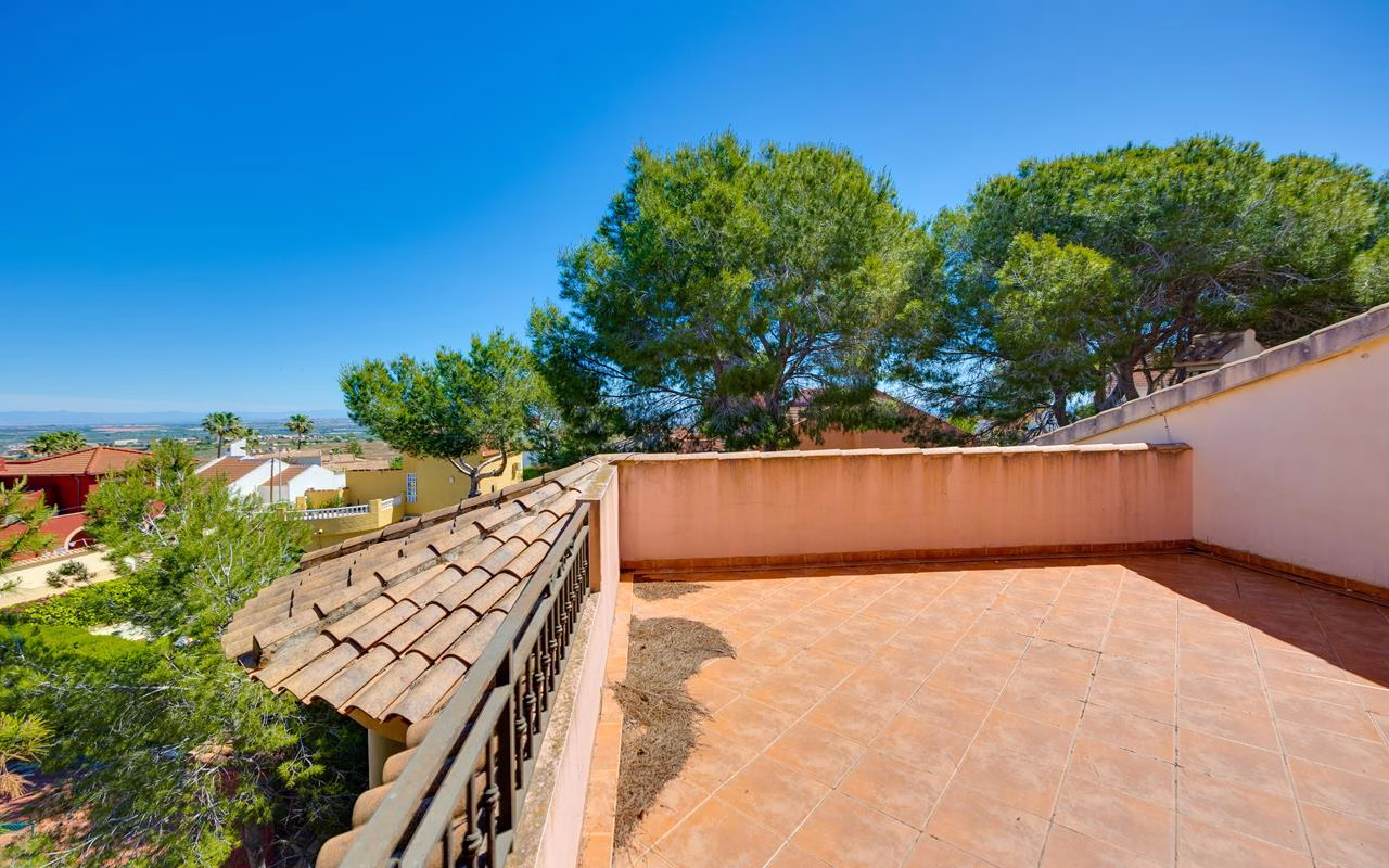 WS5415_5 Bedrooms Detached Villa with Pool, Garage, BBQ/Kitchen and Separate Guest Accommodation_SAN MIGUEL DE SALINAS | White Villas in Spain WhiteVillasInSpain39 4