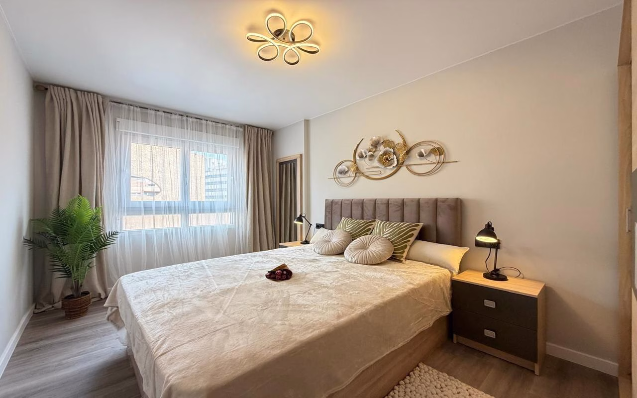 WV2590_2 Bedrooms Completely renovated Apartment on the 1st Floor with Lift and Terrace, 400m to the Beach_TORREVIEJA | White Villas in Spain WhiteVillasInSpain40 3