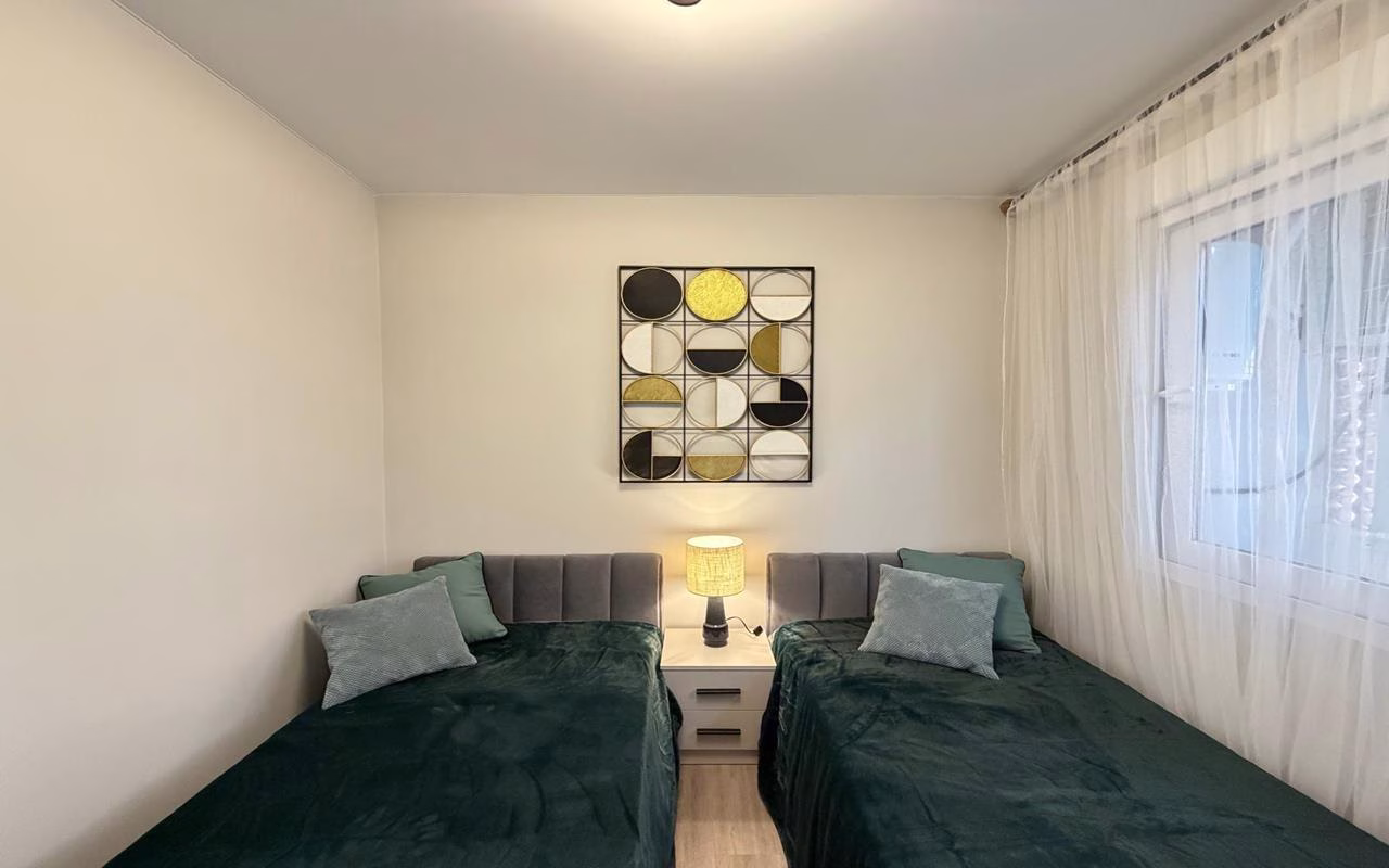WV2590_2 Bedrooms Completely renovated Apartment on the 1st Floor with Lift and Terrace, 400m to the Beach_TORREVIEJA | White Villas in Spain WhiteVillasInSpain47 3