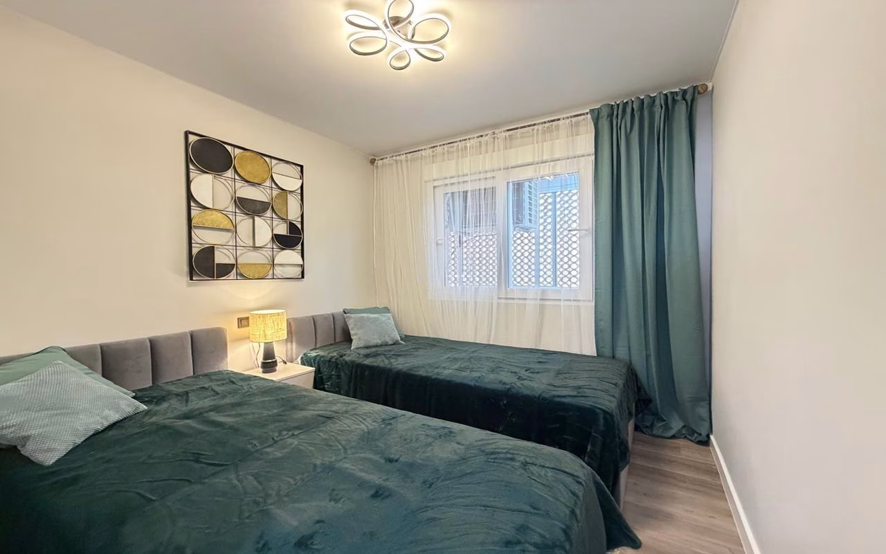 WV2590_2 Bedrooms Completely renovated Apartment on the 1st Floor with Lift and Terrace, 400m to the Beach_TORREVIEJA | White Villas in Spain WhiteVillasInSpain48 3