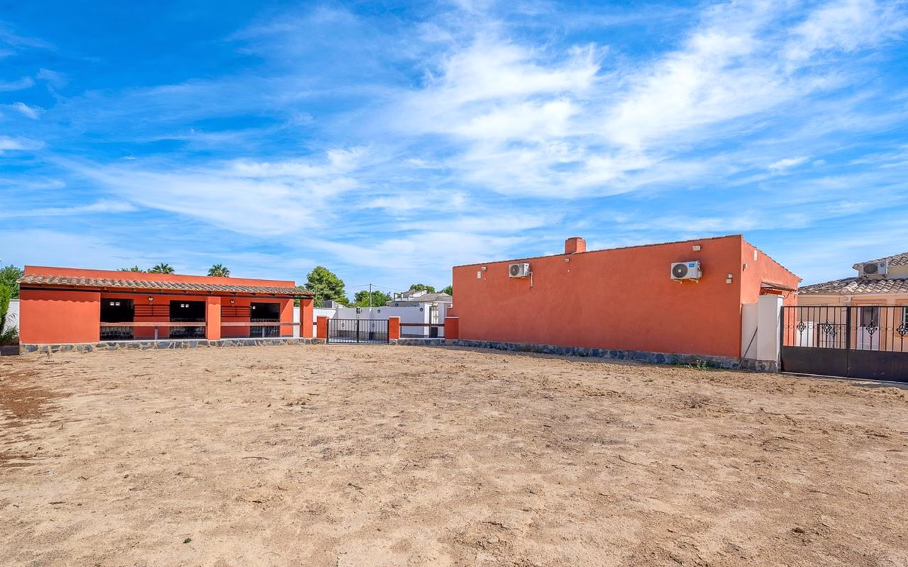 WP849_6 Bedrooms Equestrian Property with Pool, Outside BBQ/Kitchen, Guest House and 3 Box Stable Block_HEREDADES_ROJALES_ALMORADI | White Villas in Spain WhiteVillasInSpain48 5