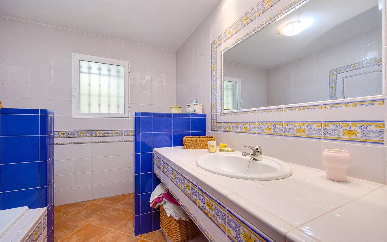 WS5415_5 Bedrooms Detached Villa with Pool, Garage, BBQ/Kitchen and Separate Guest Accommodation_SAN MIGUEL DE SALINAS | White Villas in Spain WhiteVillasInSpain56 3