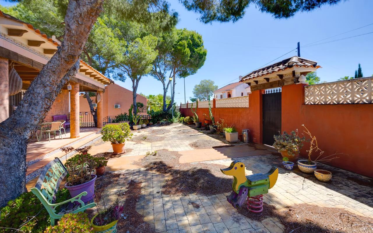 WS5415_5 Bedrooms Detached Villa with Pool, Garage, BBQ/Kitchen and Separate Guest Accommodation_SAN MIGUEL DE SALINAS | White Villas in Spain WhiteVillasInSpain71