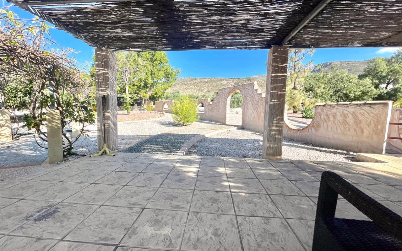 WSL1532_3 Bedrooms Exclusive Country Villa with Private Pool, Jacuzzi, BBQ & 2 Guest Houses_CREVILLENTE | White Villas in Spain 3 Bedrooms Country Villa with Pool Jacuzzi BBQ 01