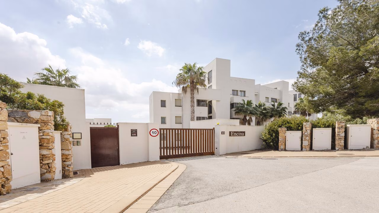 WS5406_2 Bedrooms PentHouse (3rd FL) with comm. Pool, Lift Access, Parking, Storage, Padel and Tennis courts, a Gym and Wellness areas and Sea views Terrace_LAS COLINAS GOLF_ORIHUELA COSTA | White Villas in Spain WhiteVillasInSpain05 13