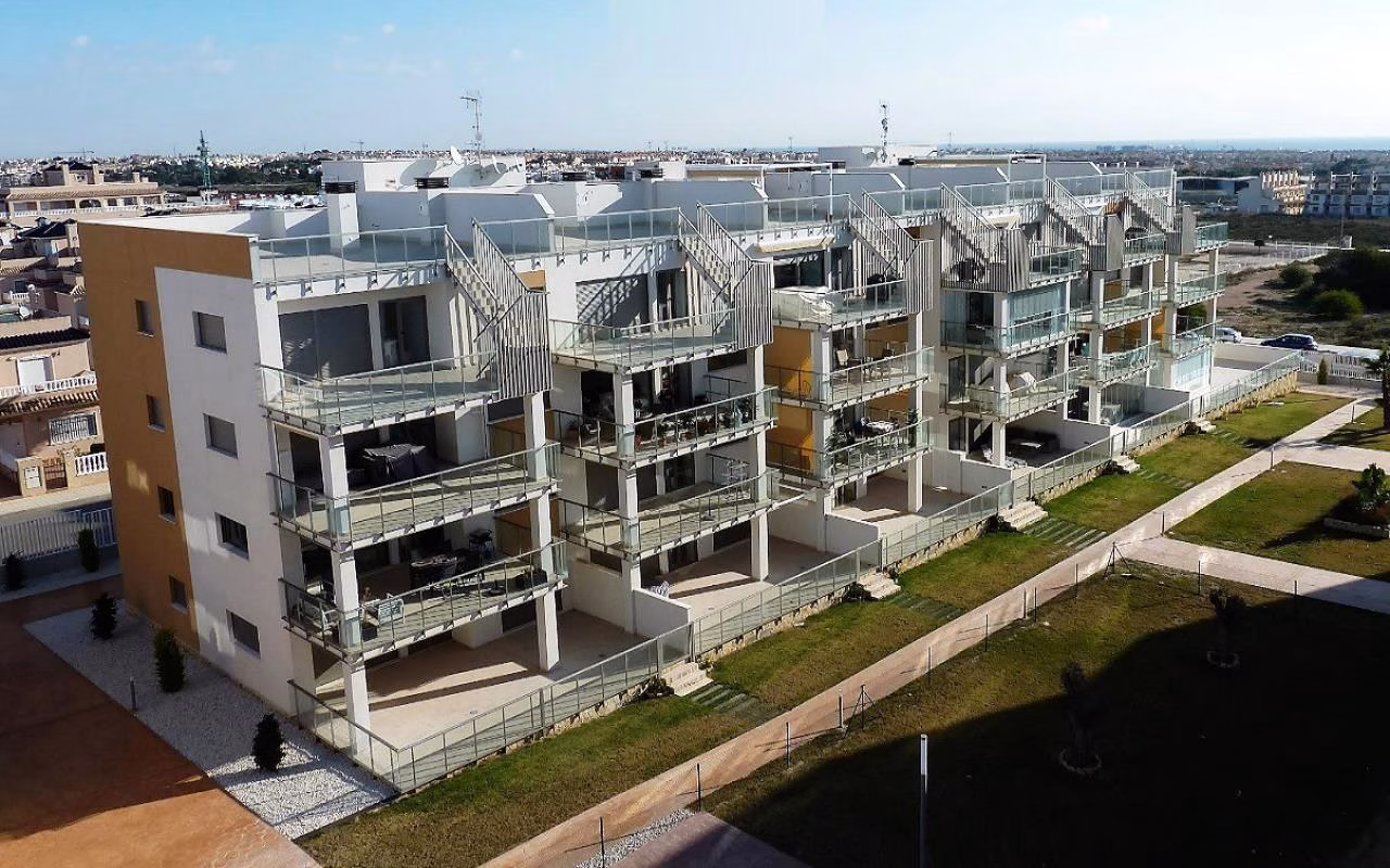 WTi2226_2 Bedrooms Modern Apartment on 2nd Floor with 3 comm. Pools, Lift Access, Parking and Sea views Terrace_VILLAMARTIN_ORIHUELA COSTA | White Villas in Spain WhiteVillasInSpain06 10