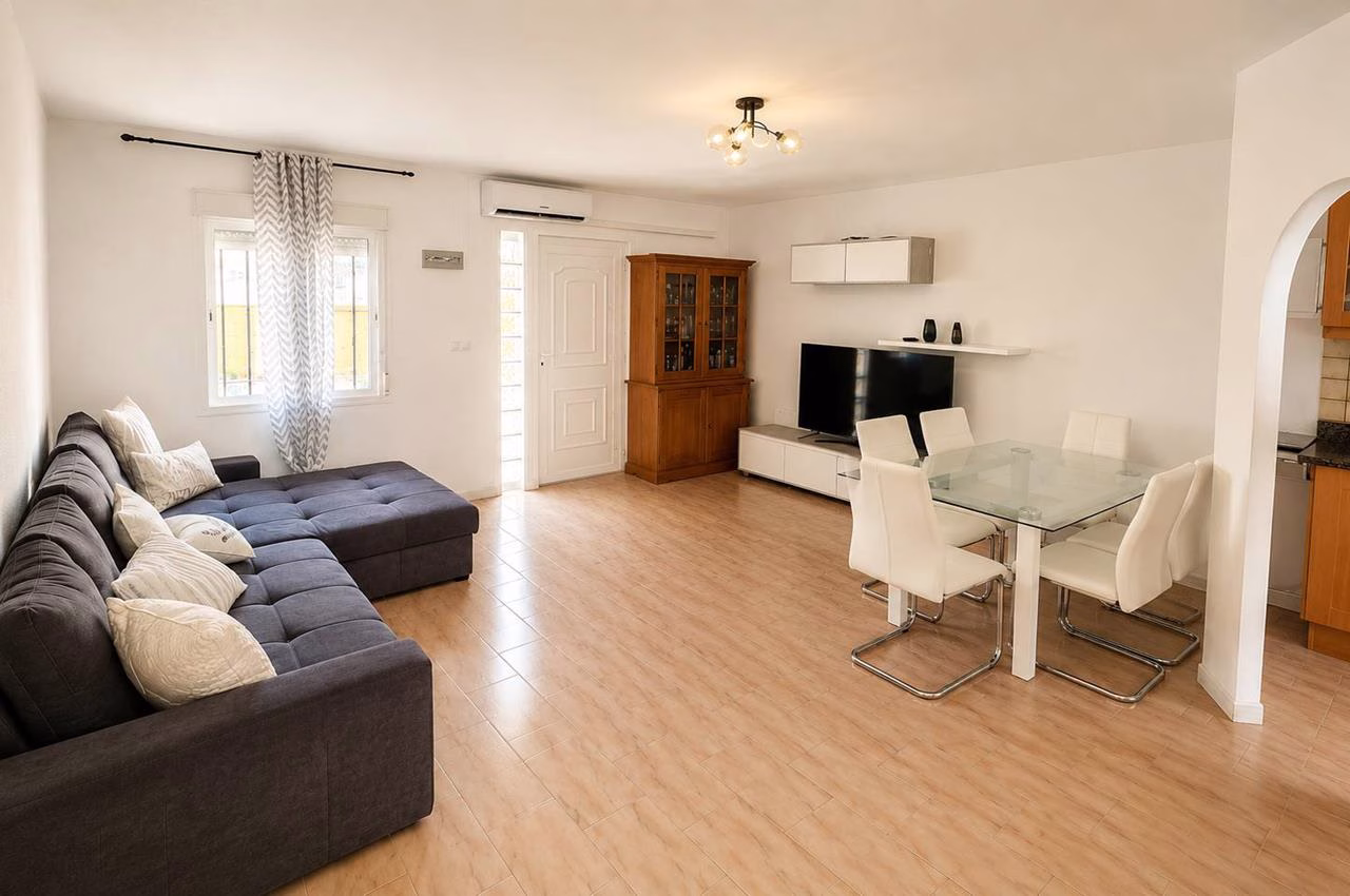WTi3218_3 Bedrooms Reformed Town-House with Front Terrace and Courtyard_LOS BALCONES_TORREVIEJA | White Villas in Spain WhiteVillasInSpain06 18