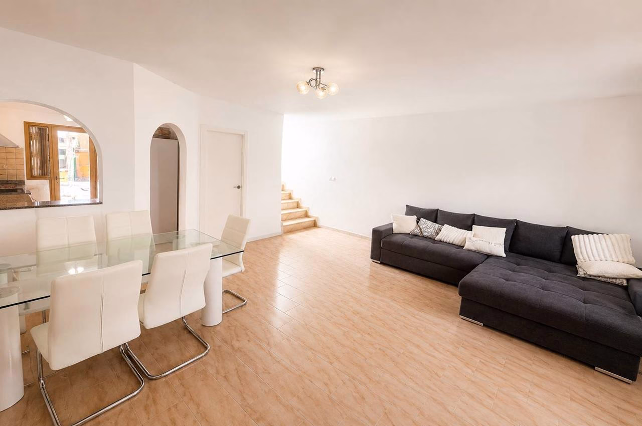 WTi3218_3 Bedrooms Reformed Town-House with Front Terrace and Courtyard_LOS BALCONES_TORREVIEJA | White Villas in Spain WhiteVillasInSpain07 18