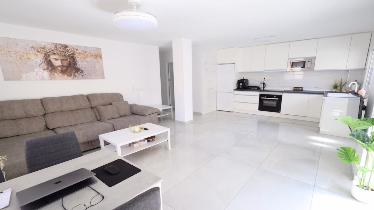 WIH2994_3 Bedrooms Renovated Apartment on 3rd Floor with Lift Access and Sea views Terrace, 100m to the Beach_TORREVIEJA | White Villas in Spain WhiteVillasInSpain07 3