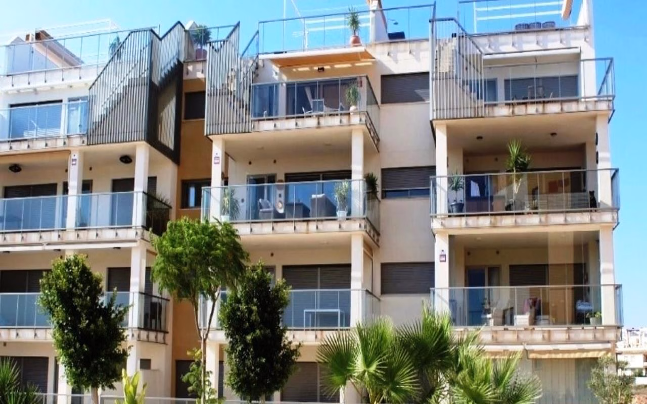 WTi2226_2 Bedrooms Modern Apartment on 2nd Floor with 3 comm. Pools, Lift Access, Parking and Sea views Terrace_VILLAMARTIN_ORIHUELA COSTA | White Villas in Spain WhiteVillasInSpain08 10