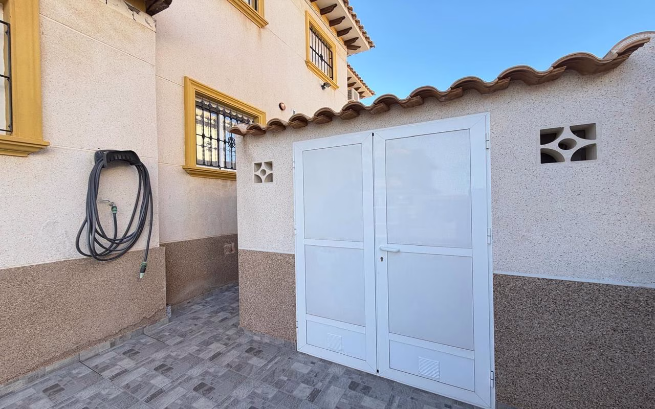 WV2604_2 Bedrooms Corner TownHouse with comm. Pool, Off-Road Parking, Glazed-In Terrace, Parking and Solarium with Sea Views_LAS FILIPINAS_VILLAMARTIN | White Villas in Spain WhiteVillasInSpain08 21
