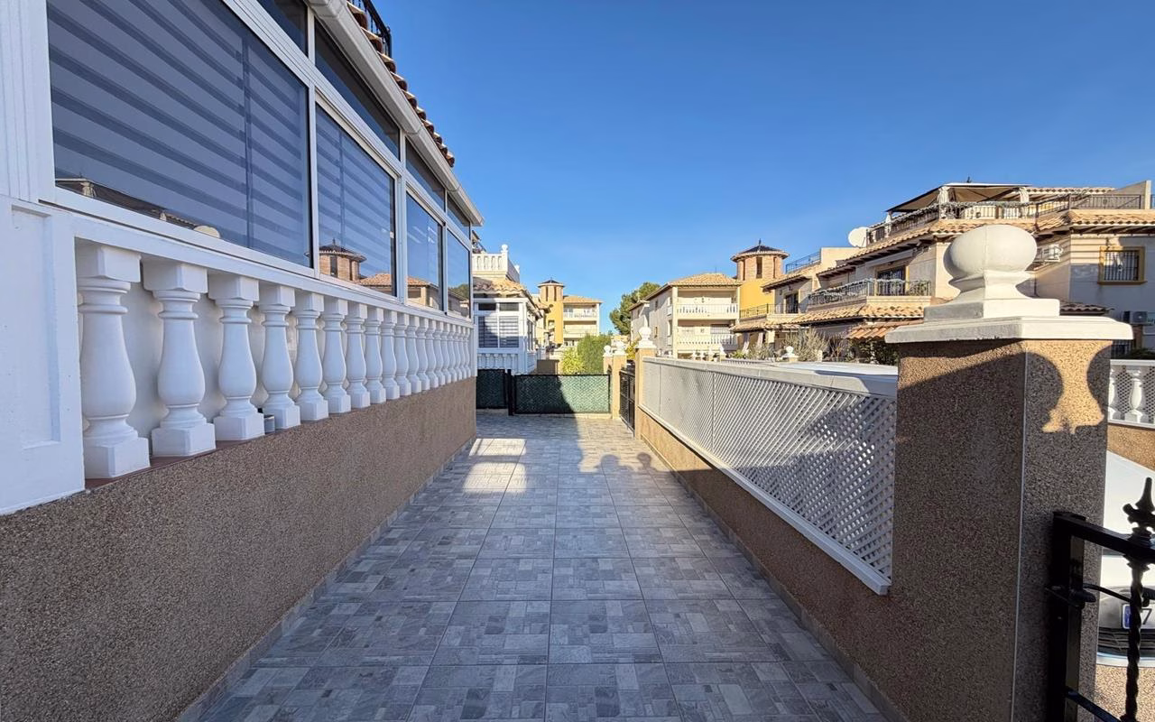 WV2604_2 Bedrooms Corner TownHouse with comm. Pool, Off-Road Parking, Glazed-In Terrace, Parking and Solarium with Sea Views_LAS FILIPINAS_VILLAMARTIN | White Villas in Spain WhiteVillasInSpain11 20
