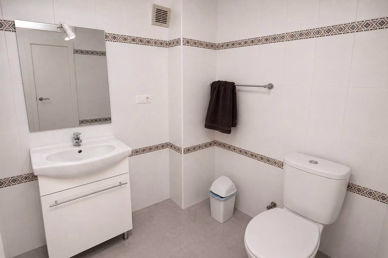 WTi3218_3 Bedrooms Reformed Town-House with Front Terrace and Courtyard_LOS BALCONES_TORREVIEJA | White Villas in Spain WhiteVillasInSpain13 15