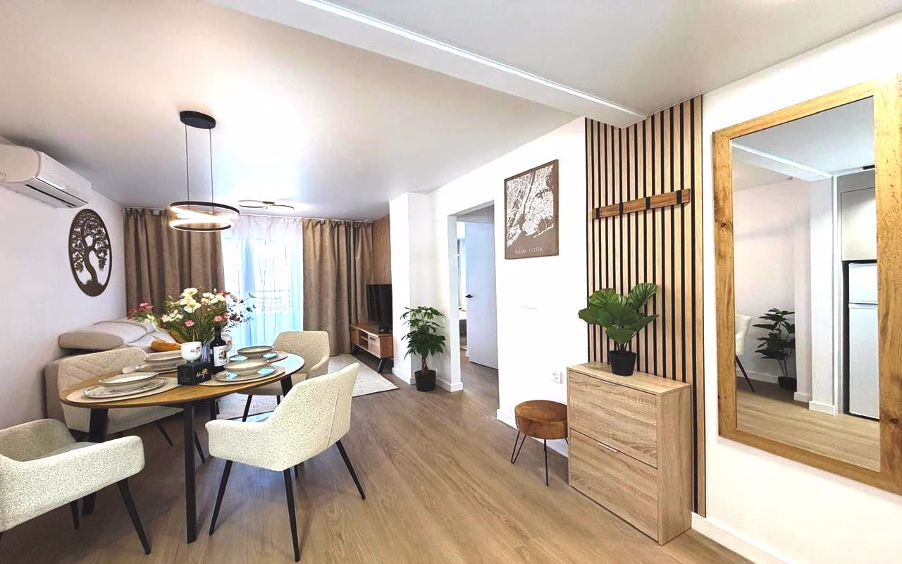 WV2605_2 Bedrooms Renovated Apartment on 1st Floor with comm. Pool, Lift Access and Terrace_TORREVIEJA | White Villas in Spain WhiteVillasInSpain13 21