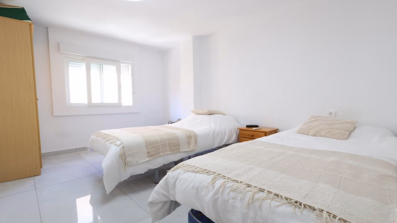 WIH2994_3 Bedrooms Renovated Apartment on 3rd Floor with Lift Access and Sea views Terrace, 100m to the Beach_TORREVIEJA | White Villas in Spain WhiteVillasInSpain14 1