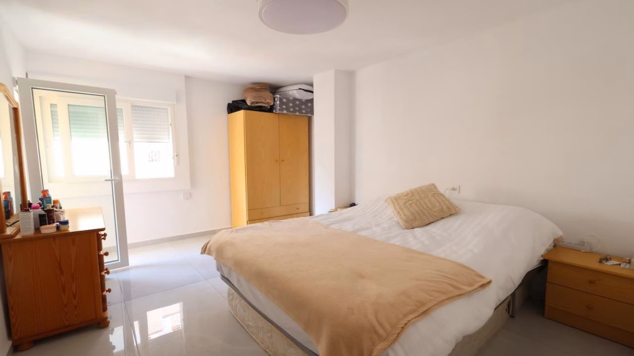 WIH2994_3 Bedrooms Renovated Apartment on 3rd Floor with Lift Access and Sea views Terrace, 100m to the Beach_TORREVIEJA | White Villas in Spain WhiteVillasInSpain17 1