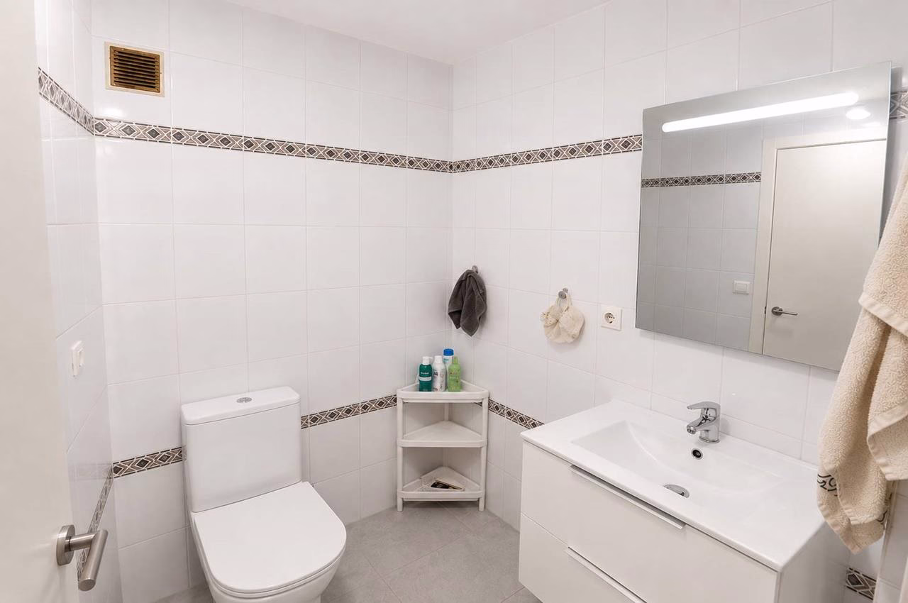 WTi3218_3 Bedrooms Reformed Town-House with Front Terrace and Courtyard_LOS BALCONES_TORREVIEJA | White Villas in Spain WhiteVillasInSpain20 12