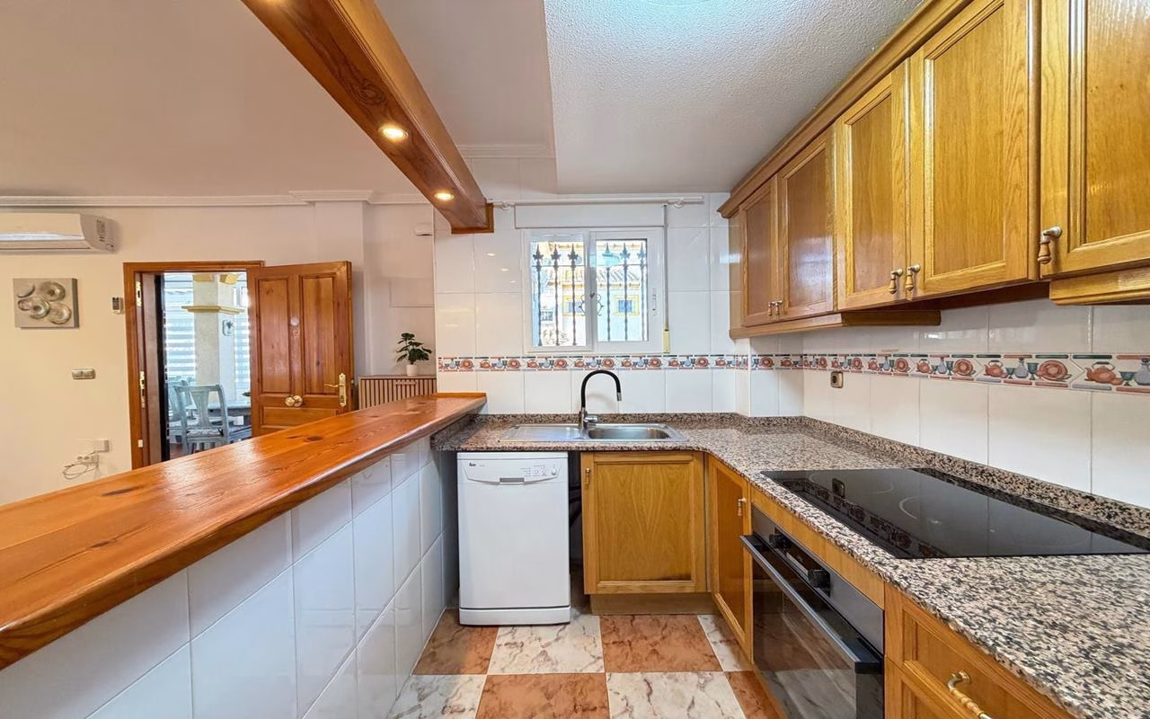 WV2604_2 Bedrooms Corner TownHouse with comm. Pool, Off-Road Parking, Glazed-In Terrace, Parking and Solarium with Sea Views_LAS FILIPINAS_VILLAMARTIN | White Villas in Spain WhiteVillasInSpain24 11