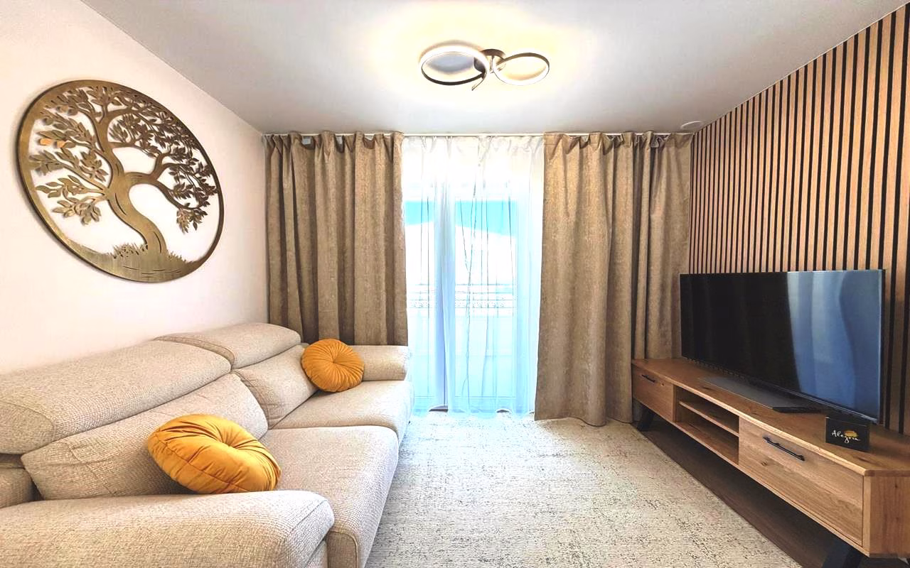 WV2605_2 Bedrooms Renovated Apartment on 1st Floor with comm. Pool, Lift Access and Terrace_TORREVIEJA | White Villas in Spain WhiteVillasInSpain26 12
