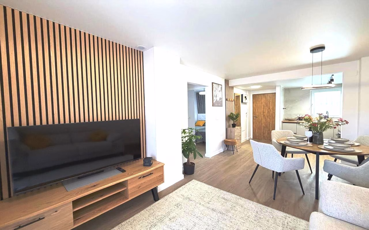 WV2605_2 Bedrooms Renovated Apartment on 1st Floor with comm. Pool, Lift Access and Terrace_TORREVIEJA | White Villas in Spain WhiteVillasInSpain27 12