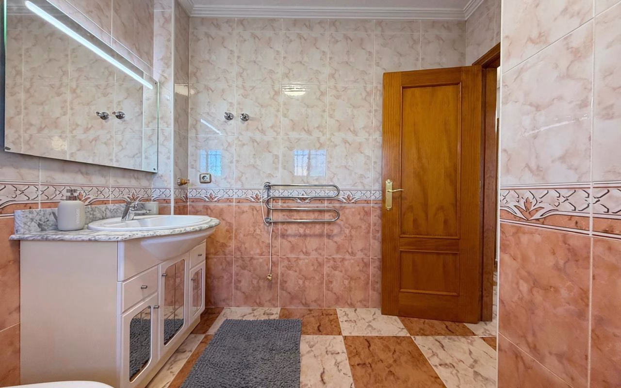 WV2604_2 Bedrooms Corner TownHouse with comm. Pool, Off-Road Parking, Glazed-In Terrace, Parking and Solarium with Sea Views_LAS FILIPINAS_VILLAMARTIN | White Villas in Spain WhiteVillasInSpain35 5