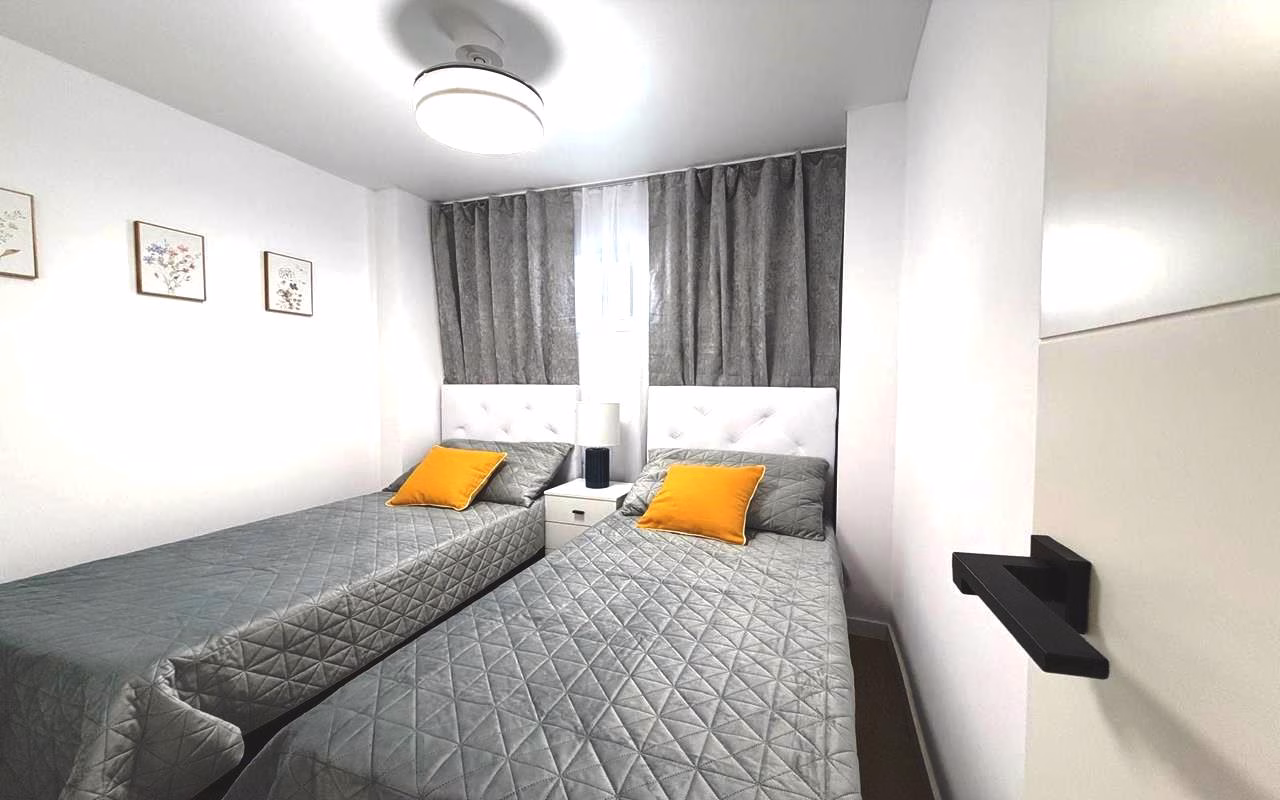 WV2605_2 Bedrooms Renovated Apartment on 1st Floor with comm. Pool, Lift Access and Terrace_TORREVIEJA | White Villas in Spain WhiteVillasInSpain35 6