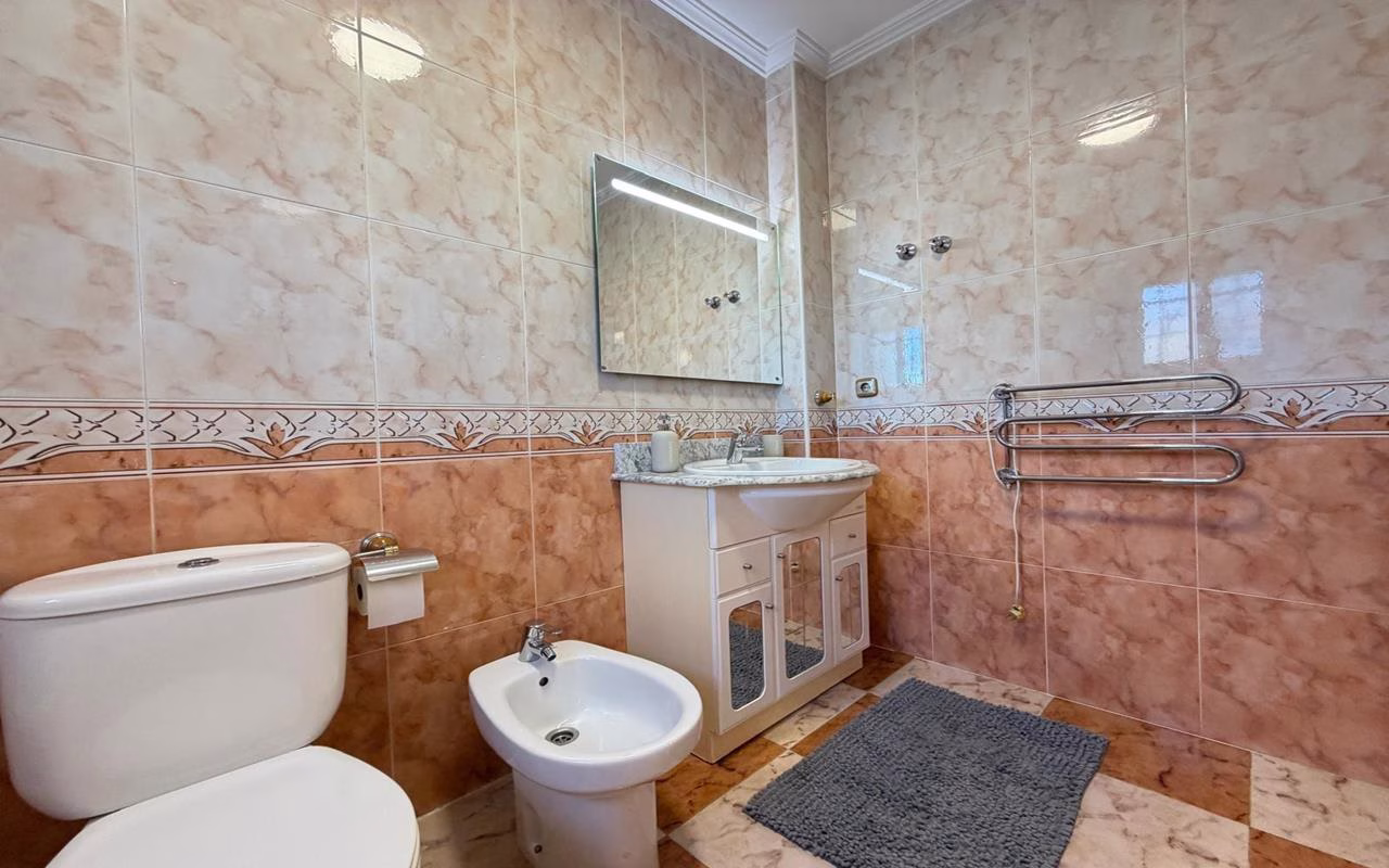 WV2604_2 Bedrooms Corner TownHouse with comm. Pool, Off-Road Parking, Glazed-In Terrace, Parking and Solarium with Sea Views_LAS FILIPINAS_VILLAMARTIN | White Villas in Spain WhiteVillasInSpain36 4