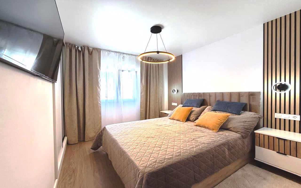 WV2605_2 Bedrooms Renovated Apartment on 1st Floor with comm. Pool, Lift Access and Terrace_TORREVIEJA | White Villas in Spain WhiteVillasInSpain40 5
