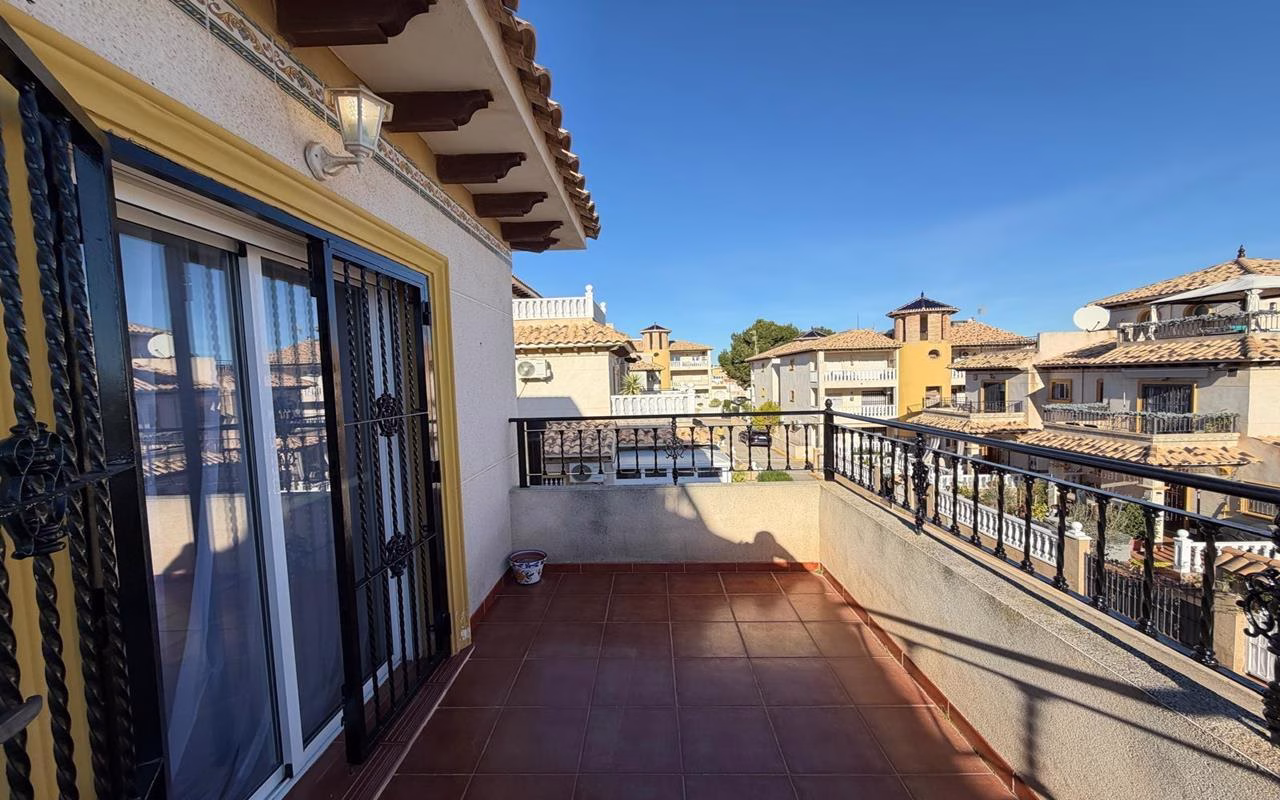 WV2604_2 Bedrooms Corner TownHouse with comm. Pool, Off-Road Parking, Glazed-In Terrace, Parking and Solarium with Sea Views_LAS FILIPINAS_VILLAMARTIN | White Villas in Spain WhiteVillasInSpain42 4