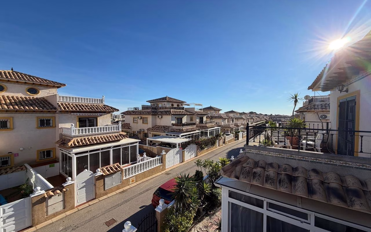 WV2604_2 Bedrooms Corner TownHouse with comm. Pool, Off-Road Parking, Glazed-In Terrace, Parking and Solarium with Sea Views_LAS FILIPINAS_VILLAMARTIN | White Villas in Spain WhiteVillasInSpain45 3