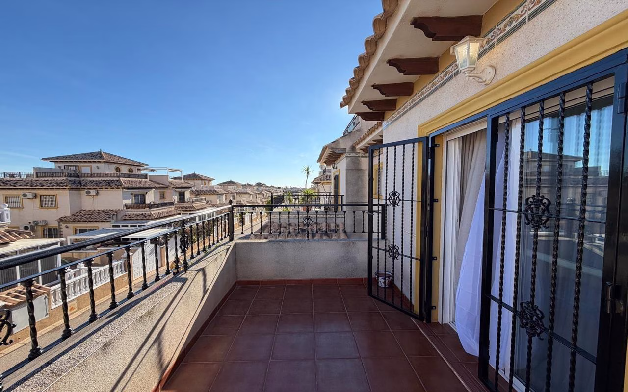 WV2604_2 Bedrooms Corner TownHouse with comm. Pool, Off-Road Parking, Glazed-In Terrace, Parking and Solarium with Sea Views_LAS FILIPINAS_VILLAMARTIN | White Villas in Spain WhiteVillasInSpain46 3