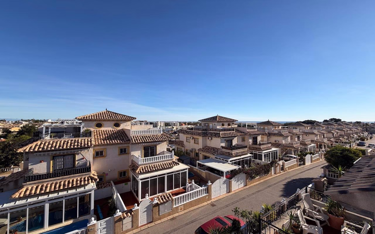 WV2604_2 Bedrooms Corner TownHouse with comm. Pool, Off-Road Parking, Glazed-In Terrace, Parking and Solarium with Sea Views_LAS FILIPINAS_VILLAMARTIN | White Villas in Spain WhiteVillasInSpain52 1