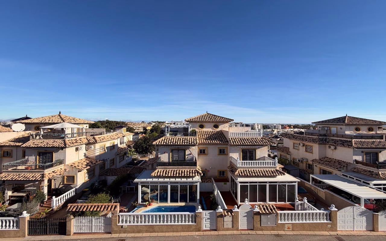 WV2604_2 Bedrooms Corner TownHouse with comm. Pool, Off-Road Parking, Glazed-In Terrace, Parking and Solarium with Sea Views_LAS FILIPINAS_VILLAMARTIN | White Villas in Spain WhiteVillasInSpain53 1