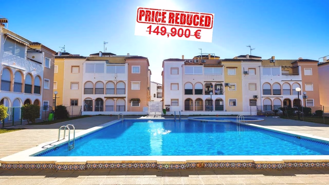 2 Bedrooms Apartment on 1st Floor (NO Lift) with comm. Pool and Terrace, 400m to the Beach_TORREVIEJA