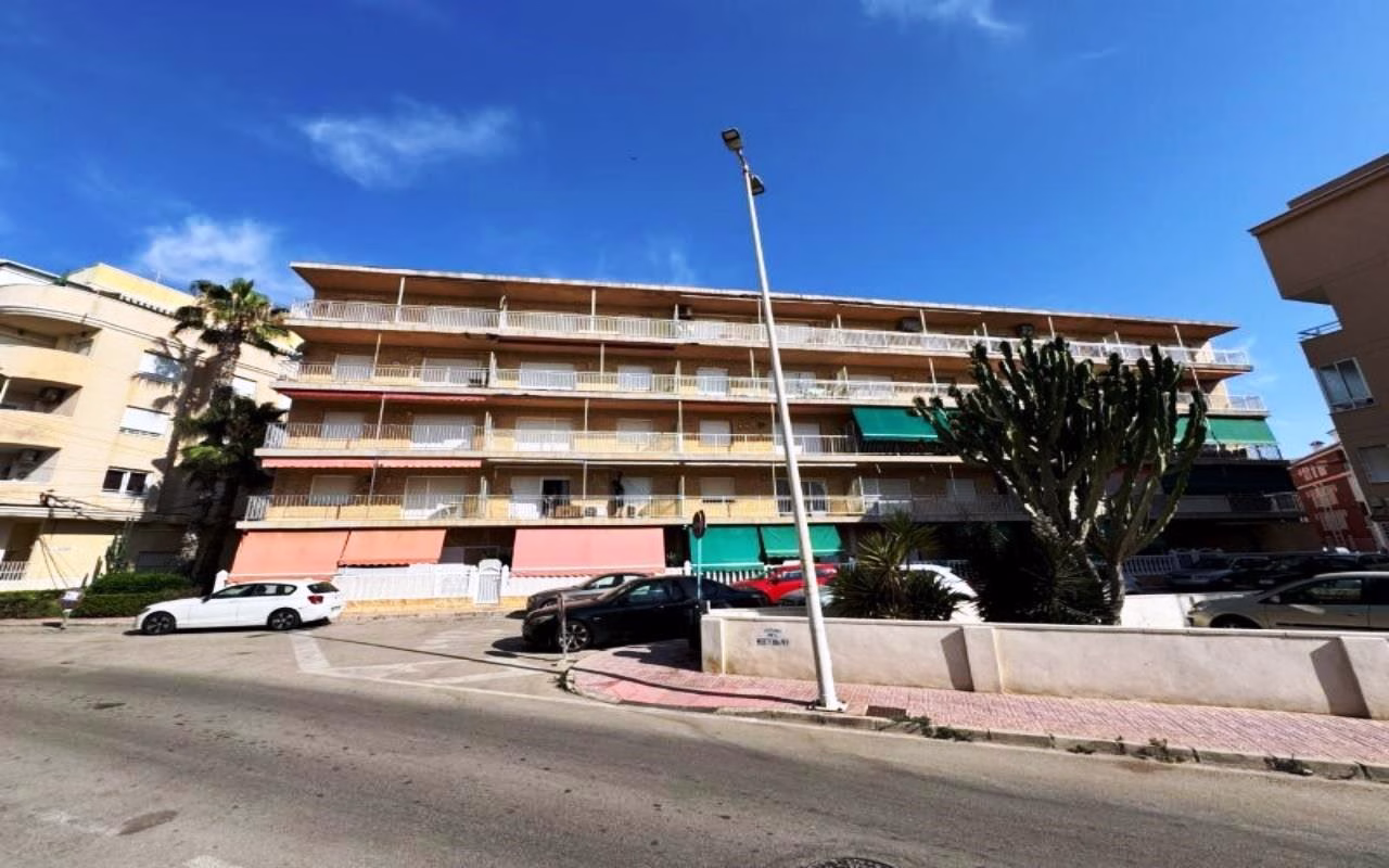 WSM1263_2 Bedrooms Apartment on 4th Floor (NO Lift) with Sea Views Terrace, 100m to the Beach_LA MATA, TORREVIEJA | White Villas in Spain WhiteVillasInSpain01 14