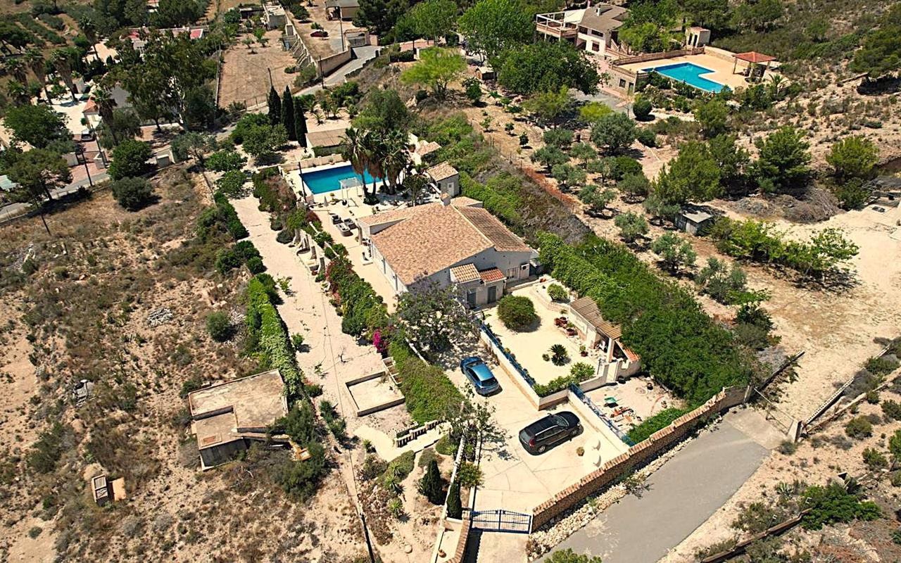 Ref: WAC0581 — ASPE – 4 Bedrooms Country Villa with Pool, Bar, BBQ, Glazed-in Lounge/Terrace and Off-Road Parking. | White Villas in Spain WhiteVillasInSpain01 24