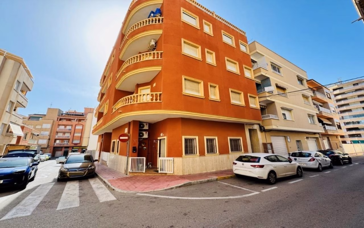 Ref: WSM1266 — LA MATA – 2 Bedrooms Town Centre Apartment on Ground Floor, 200m to the Beach_TORREVIEJA | White Villas in Spain WhiteVillasInSpain01 34