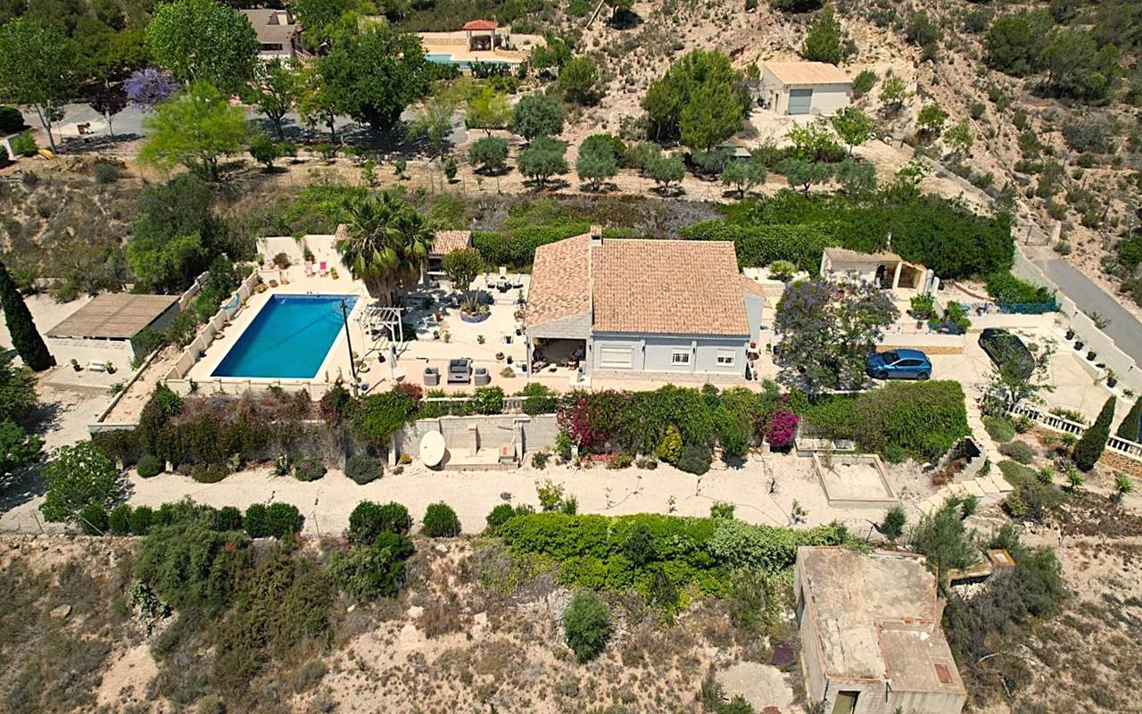 Ref: WAC0581 — ASPE – 4 Bedrooms Country Villa with Pool, Bar, BBQ, Glazed-in Lounge/Terrace and Off-Road Parking. | White Villas in Spain WhiteVillasInSpain02 24