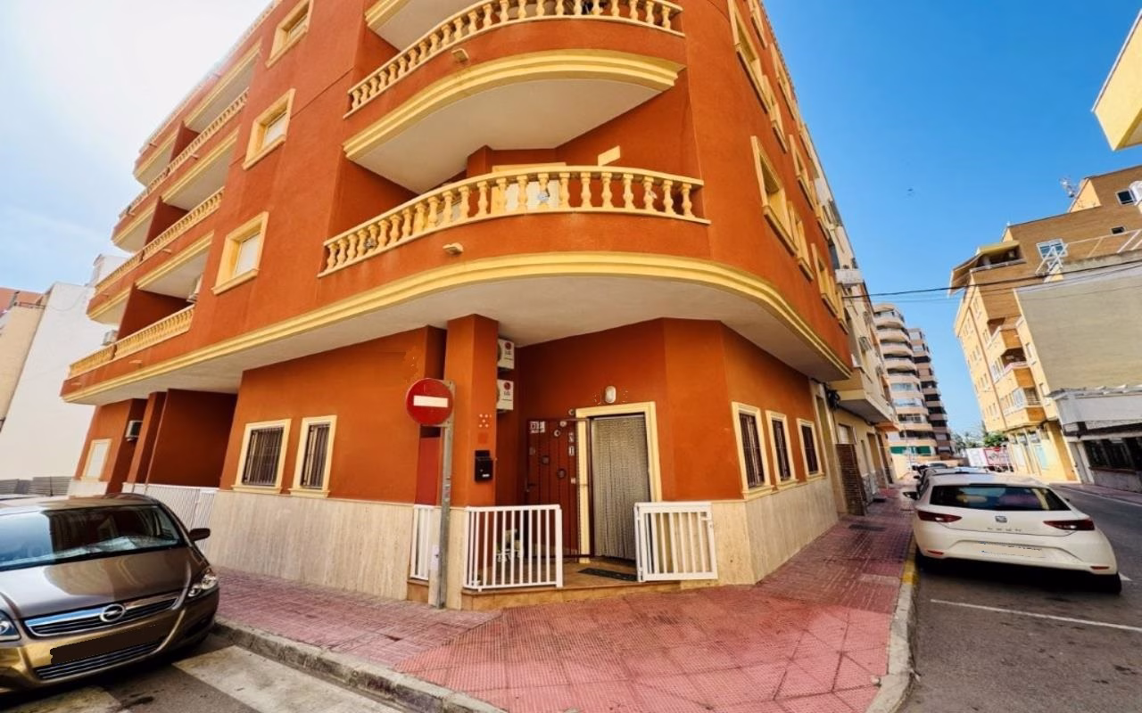 Ref: WSM1266 — LA MATA – 2 Bedrooms Town Centre Apartment on Ground Floor, 200m to the Beach_TORREVIEJA | White Villas in Spain WhiteVillasInSpain02 34