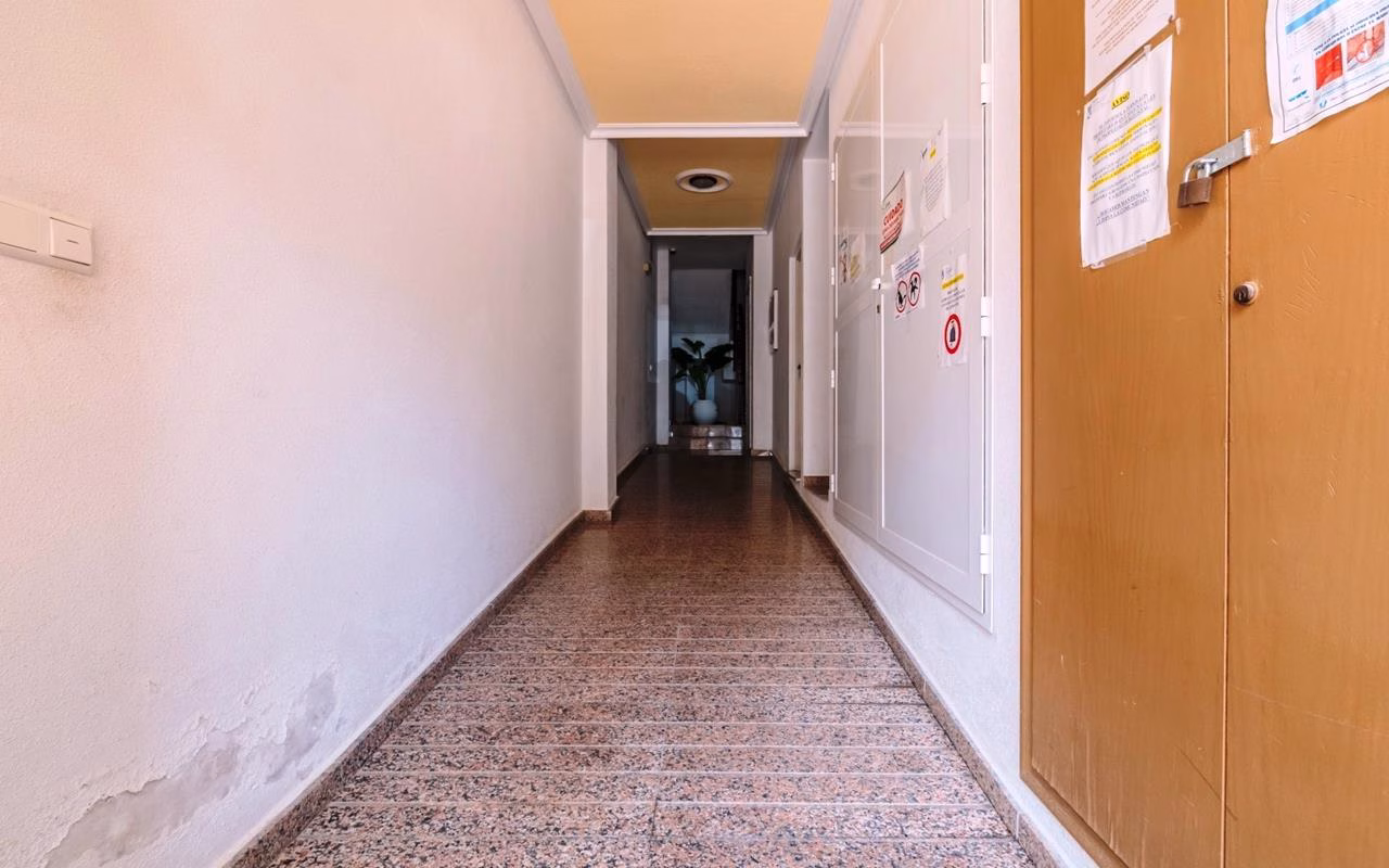 Ref: WV2611 — TORREVIEJA – 2 Bedrooms Town centre Apartment on 1st Floor with Lift Access, 1Km to the Beach | White Villas in Spain WhiteVillasInSpain02 39