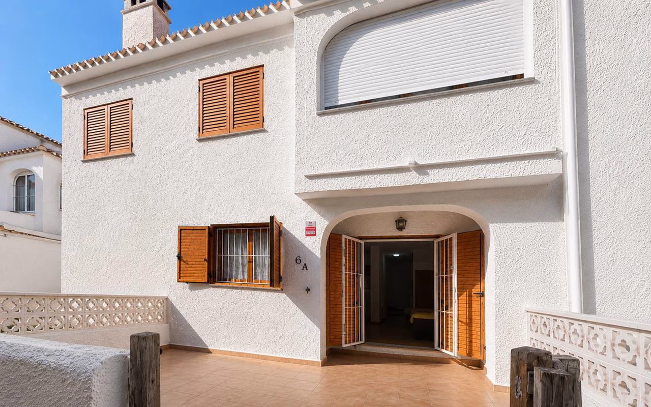 Ref: WTi3226 — PLAYA FLAMENCA – 3 Bedrooms Corner TownHouse with Front Terrace, Storage room and Parking, 500m to the Beach | White Villas in Spain WhiteVillasInSpain02 41