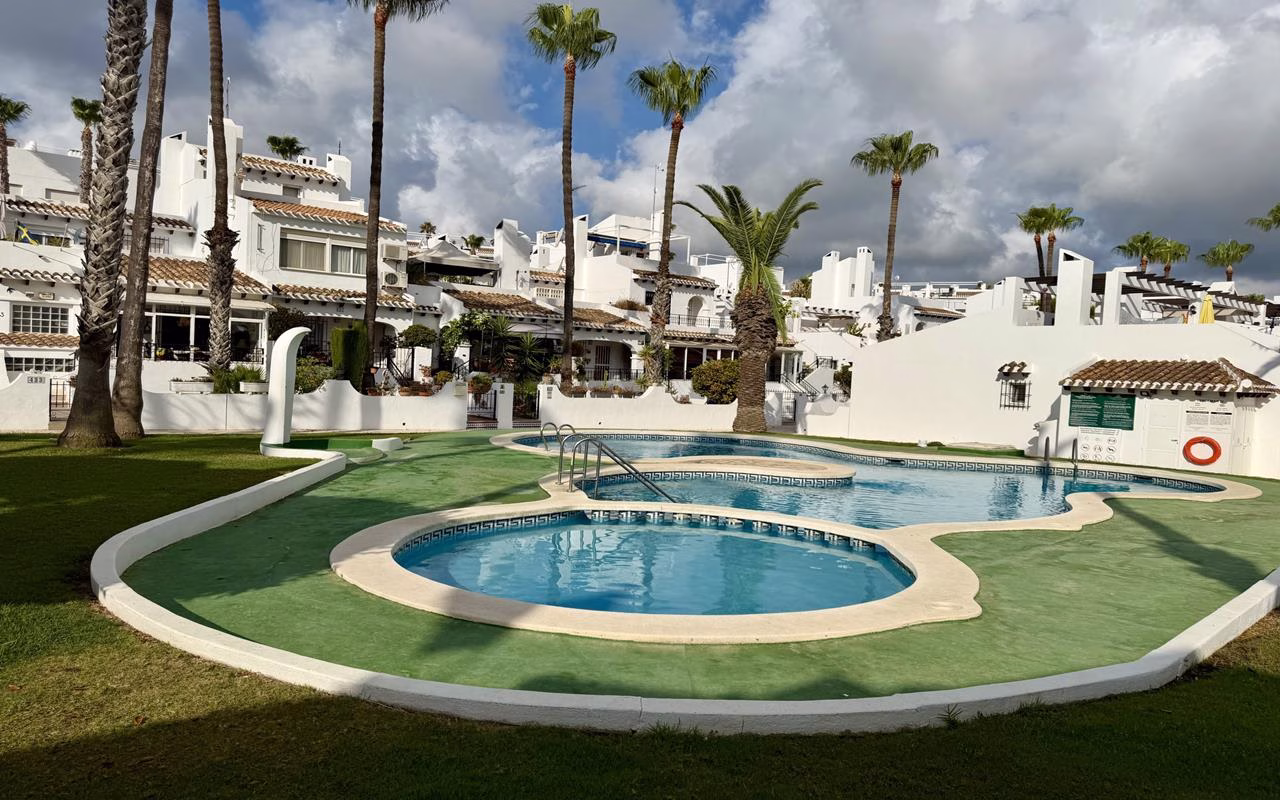 WV2608_2 Bedrooms TownHouse with comm. Pool, Glazed-in Terrace, Front and Back Garden, BBQ and Solarium_VILLAMARTIN | White Villas in Spain WhiteVillasInSpain02 7