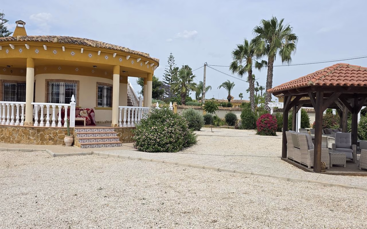 WVV5370_4 Bedrooms Country Villa with Pool, Carport, BBQ, 2 Chill-out Pergolas, Storage shed and Solarium_CATRAL | White Villas in Spain WhiteVillasInSpain03 12