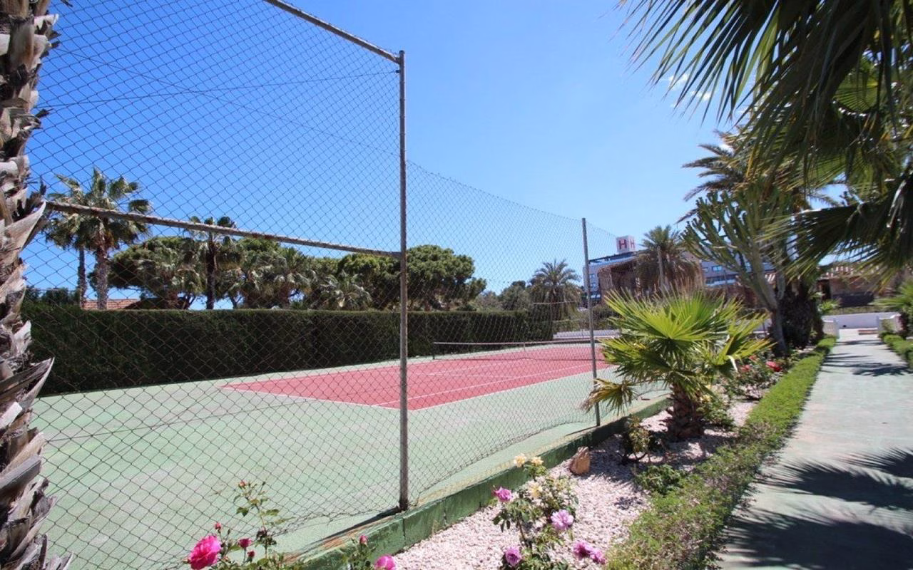 Ref: WIH3020 — LOS BALCONES – 1 Bedroom fully renovated, furnished and equipped Bungalow with comm. Pool, Front Terrace, Tennis and Pool Bar_TORREVIEJA | White Villas in Spain WhiteVillasInSpain03 33