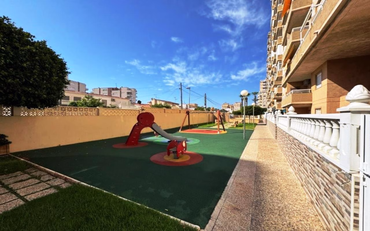 Ref: WSM1264 — TORREVIEJA – 2 Bedrooms Apartment on 8th Floor with Sea Views, Lift Access, 2 comm. Pools, Childrens playground and Parking | White Villas in Spain WhiteVillasInSpain04 27