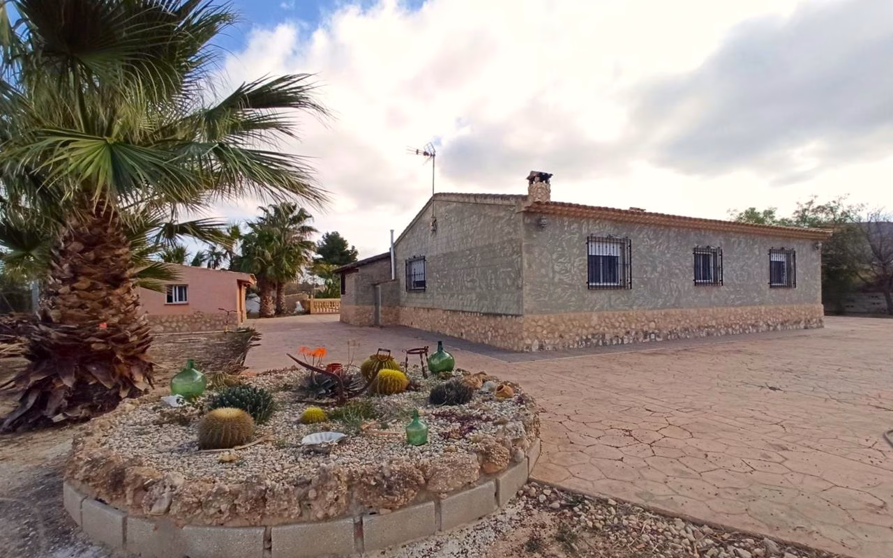 Ref: WAC0463 — ASPE – 4 Bedrooms Country Villa with Pool, Carport and BBQ/Kitchen | White Villas in Spain WhiteVillasInSpain05 20