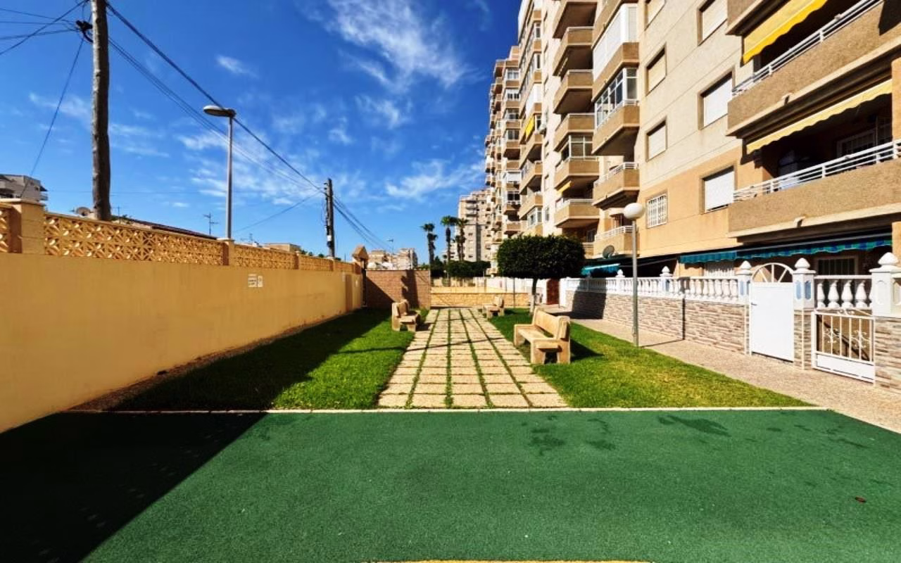 Ref: WSM1264 — TORREVIEJA – 2 Bedrooms Apartment on 8th Floor with Sea Views, Lift Access, 2 comm. Pools, Childrens playground and Parking | White Villas in Spain WhiteVillasInSpain05 27
