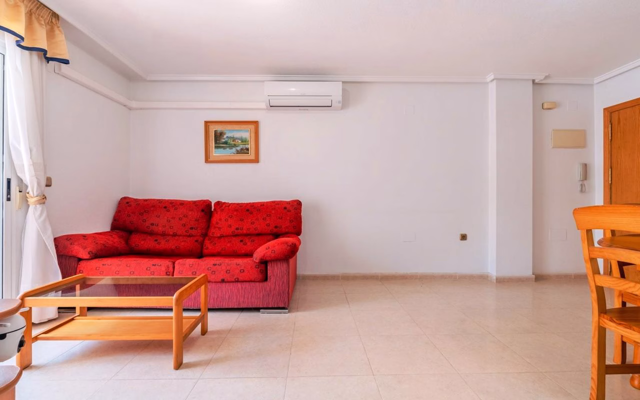 Ref: WV2611 — TORREVIEJA – 2 Bedrooms Town centre Apartment on 1st Floor with Lift Access, 1Km to the Beach | White Villas in Spain WhiteVillasInSpain05 39