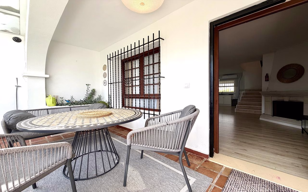 WV2608_2 Bedrooms TownHouse with comm. Pool, Glazed-in Terrace, Front and Back Garden, BBQ and Solarium_VILLAMARTIN | White Villas in Spain WhiteVillasInSpain06 7